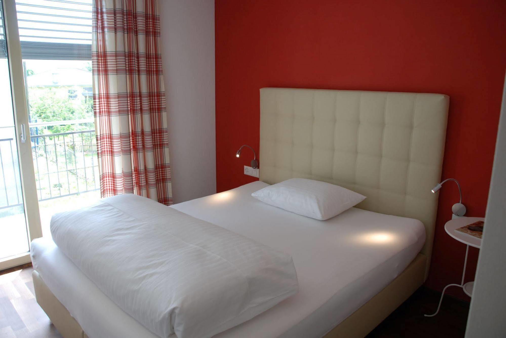 Hotel Weinstube Nendeln Eksteriør billede
