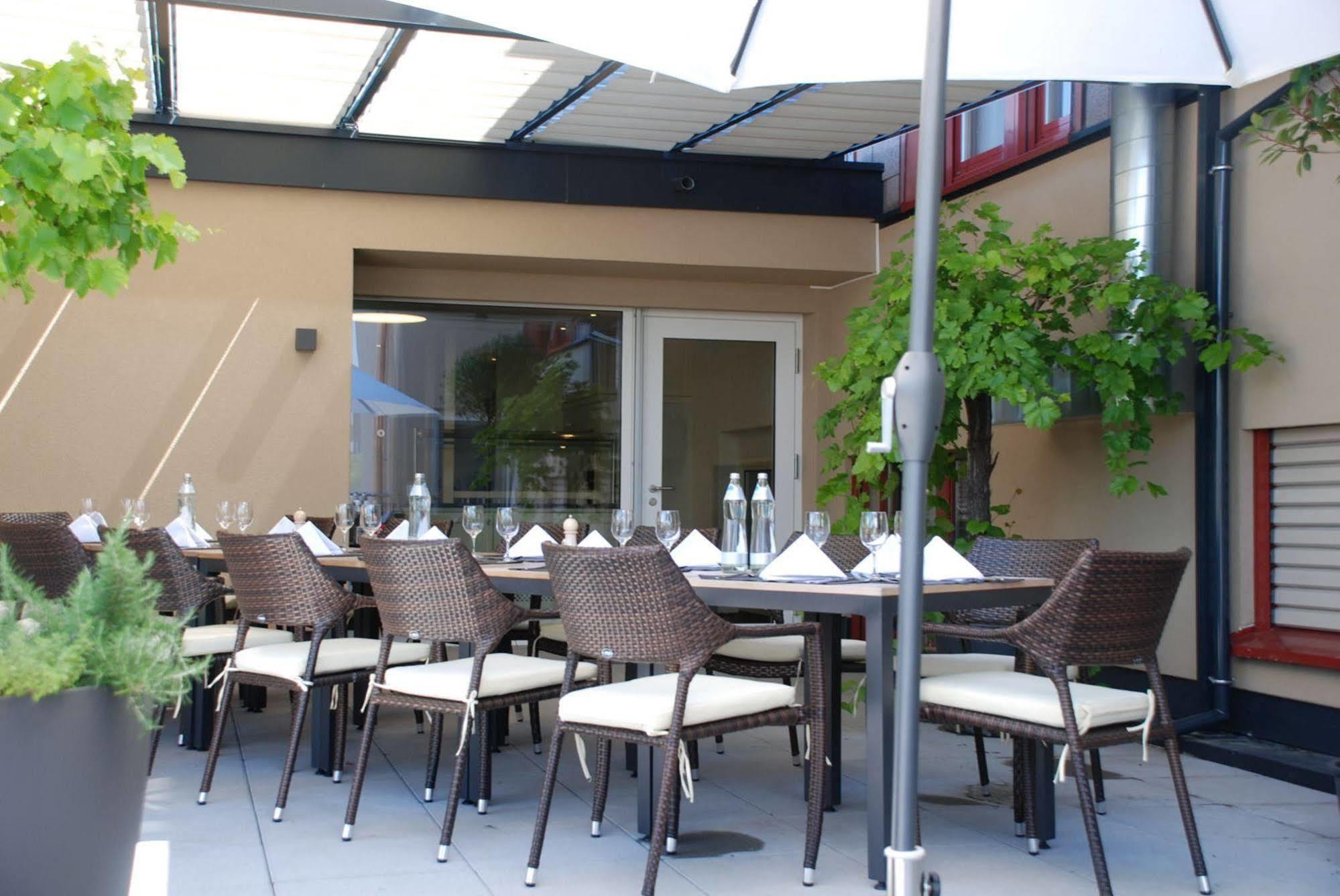 Hotel Weinstube Nendeln Eksteriør billede
